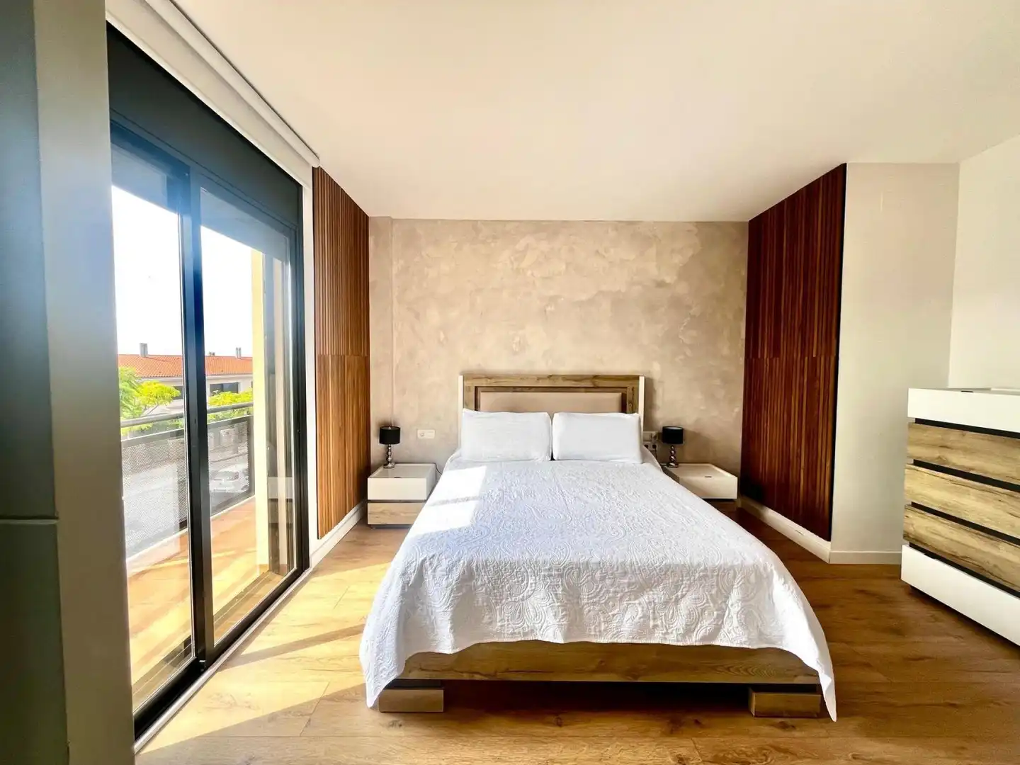 Dormitori de Casa adosada en venda en Vilanova i la Geltrú amb Calefacció, Terrassa i Balcó