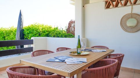 Foto 4 de Planta baja de alquiler en La Concha - Resina Golf, Estepona