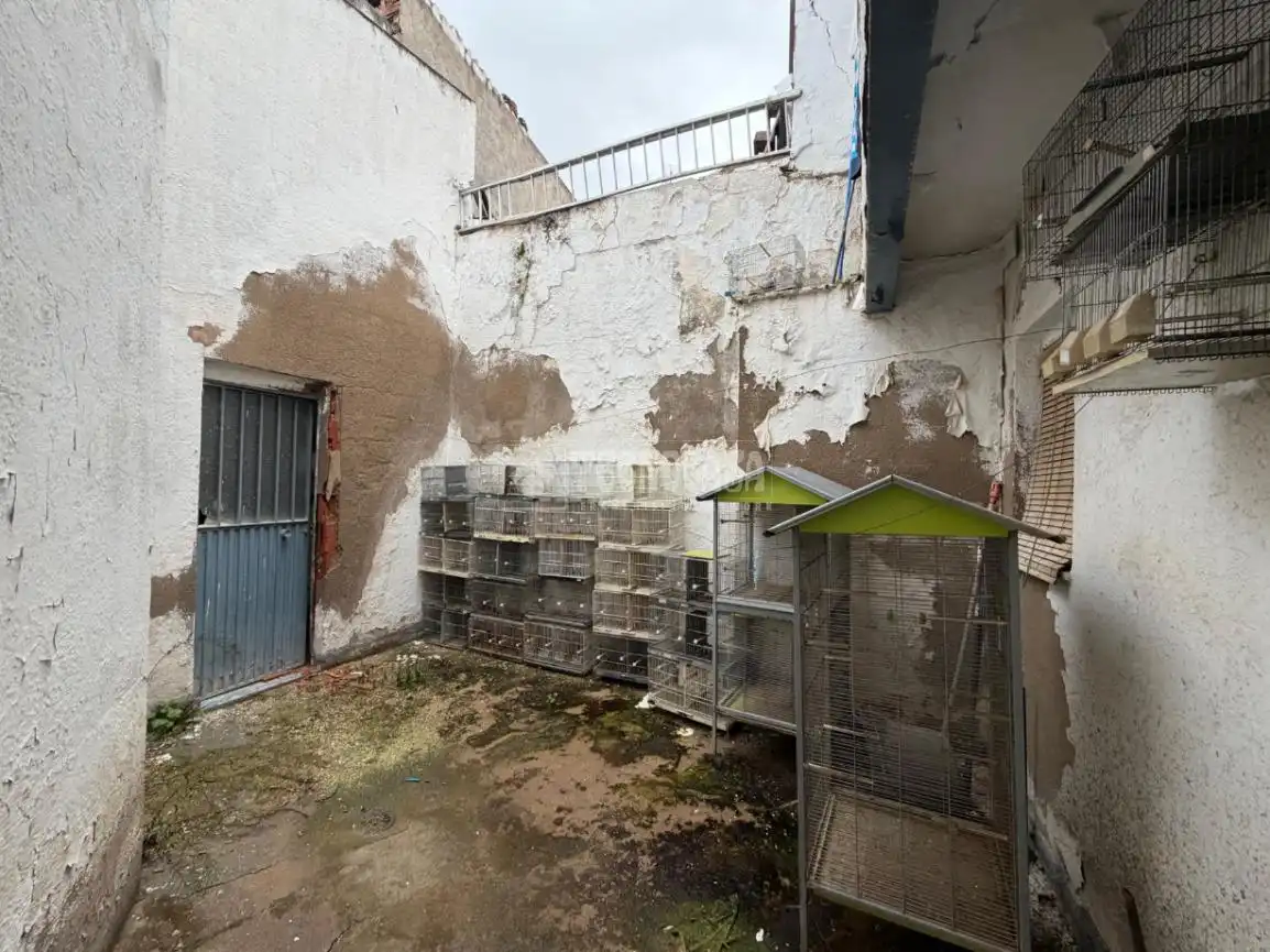 Außenansicht von Einfamilien-Reihenhaus zum Verkauf in Mengíbar