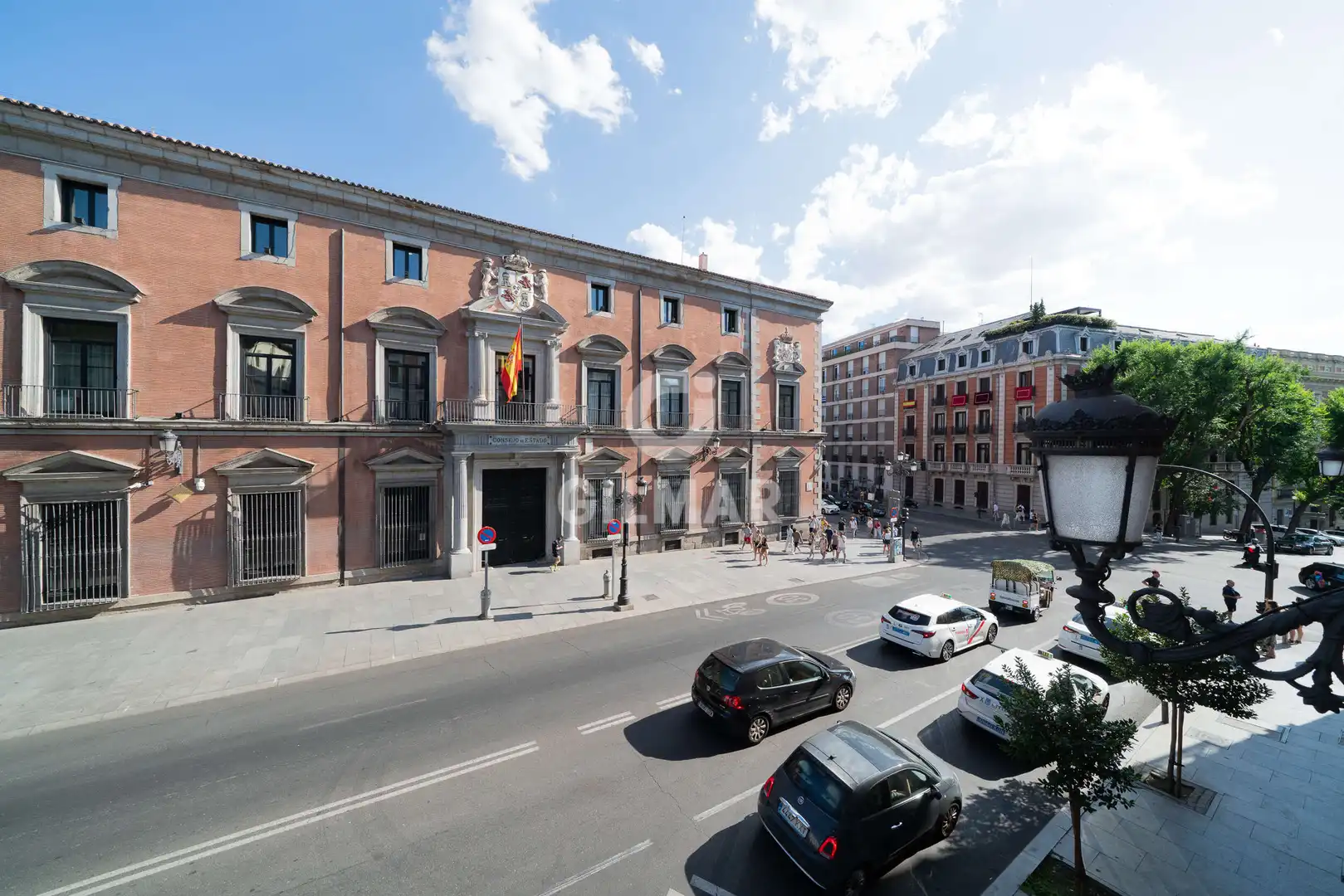 Vista exterior de Piso en venta en Madrid con Calefacción