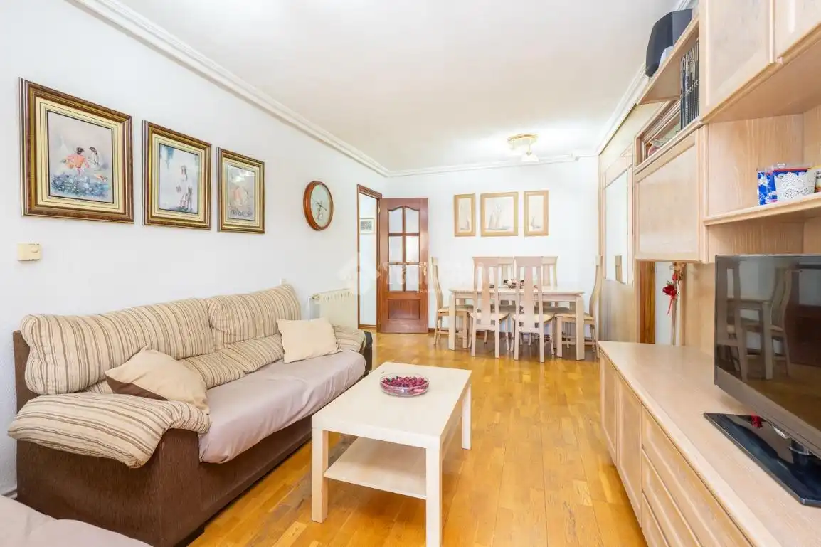 Sala d'estar de Pis en venda en Coslada amb Calefacció i Terrassa