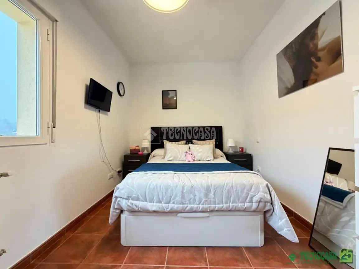 Dormitori de Casa adosada en venda en Uclés amb Aire condicionat i Calefacció