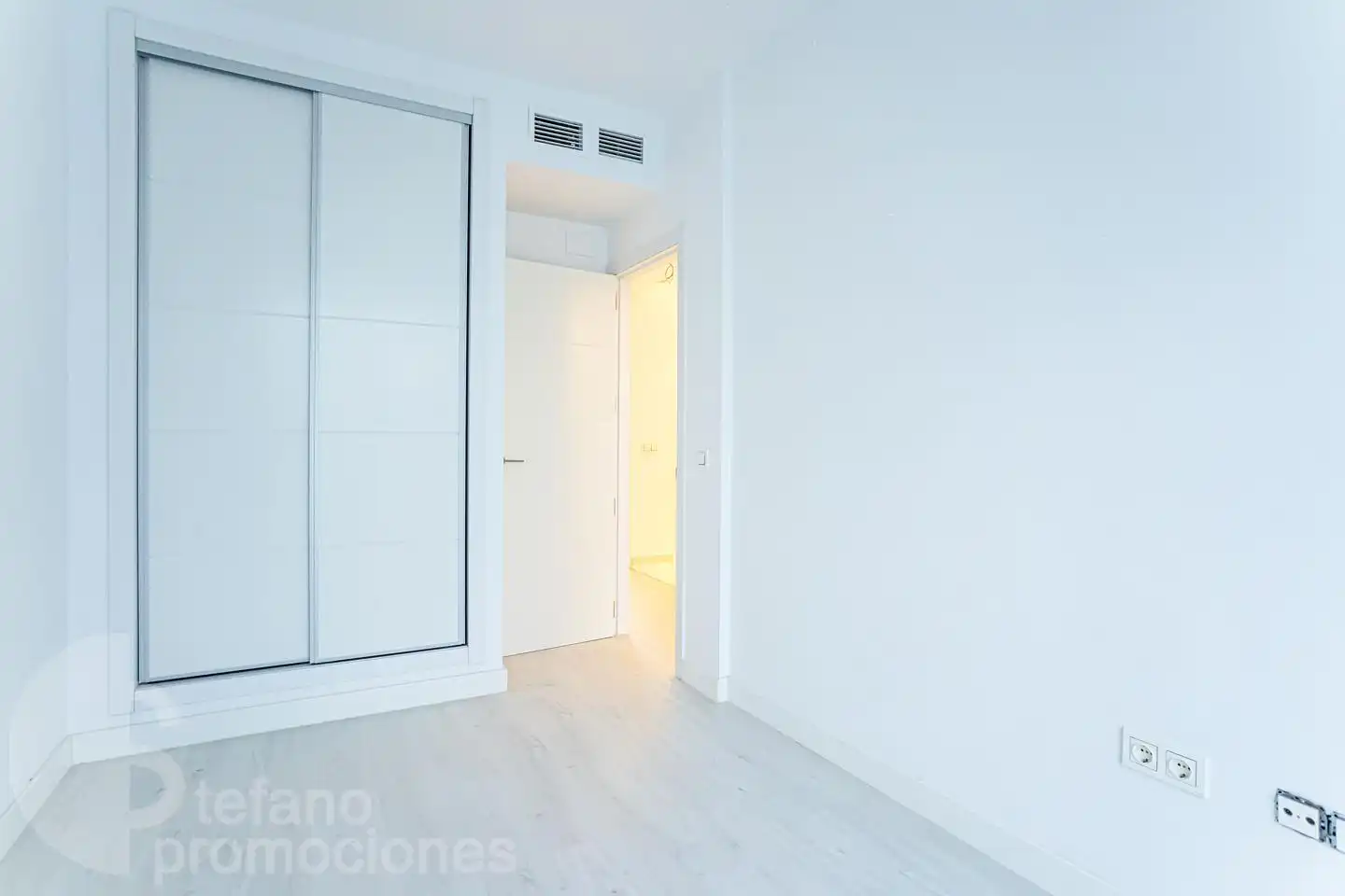Habitación de Casa adosada en venta en Rincón de la Victoria con Terraza y Piscina comunitaria
