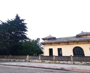 Vista exterior de Casa o xalet en venda en Tapia de Casariego amb Terrassa