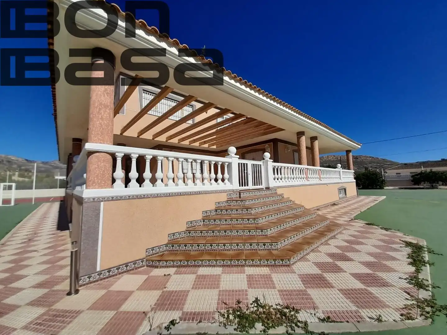 Vista exterior de Casa o xalet en venda en Alicante / Alacant amb Aire condicionat, Jardí privat i Piscina