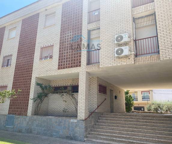 Piso en Venta en Calle Charcón, 1 en Almaraz