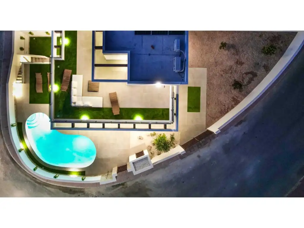 Casa o xalet en venda a Calle Pico Del Aneto, 12, La Marquesa