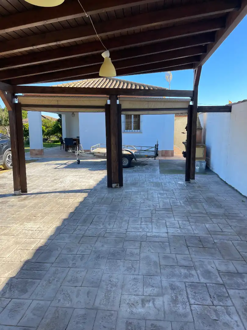 Terrassa de Casa o xalet en venda en Chiclana de la Frontera amb Calefacció, Jardí privat i Moblat