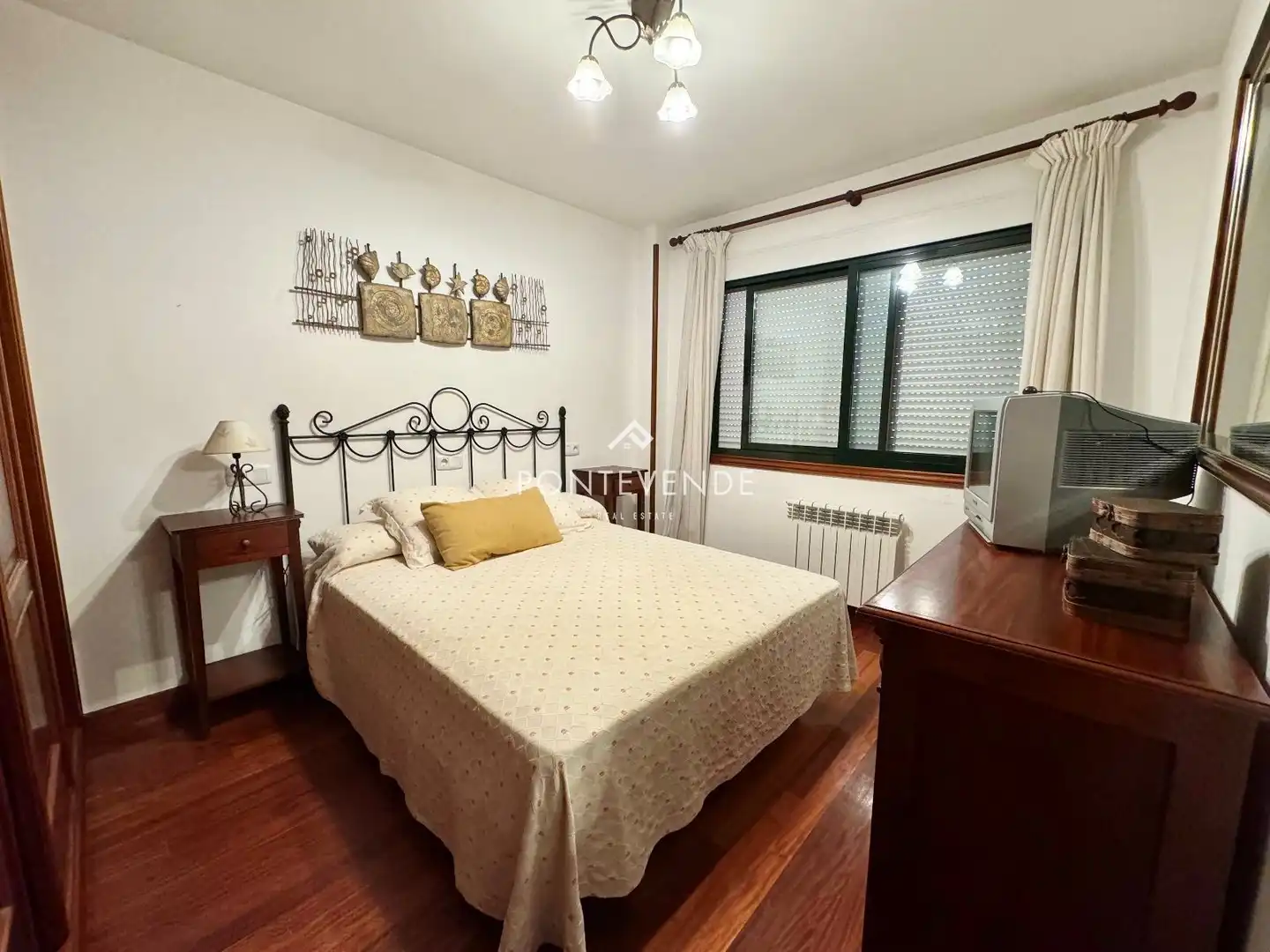Schlafzimmer von Maisonette zum Verkauf in Bueu mit Klimaanlage, Heizung und Terrasse