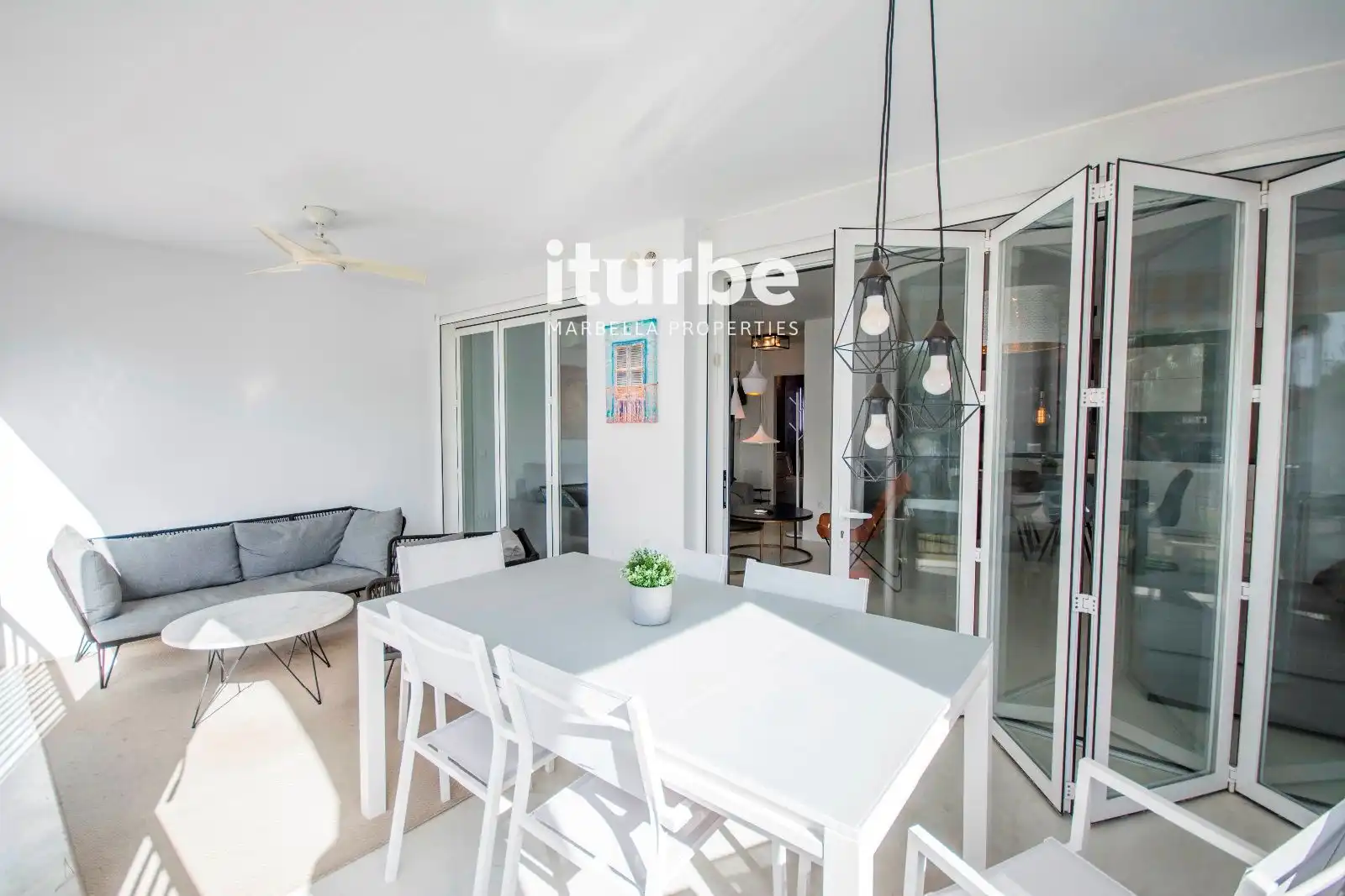Vista exterior de Piso en venta en Marbella con Terraza, Piscina y Amueblado