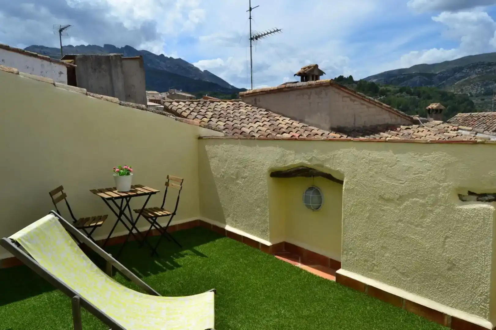 Terrace of Flat for rent in Castell de Castells  with Storage room, Furnished and Oven
