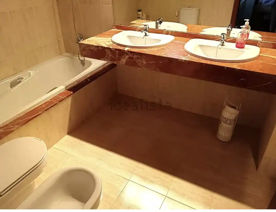 Bathroom of Duplexes for sale in Jaca  with Air Conditioner and Swimming Pool