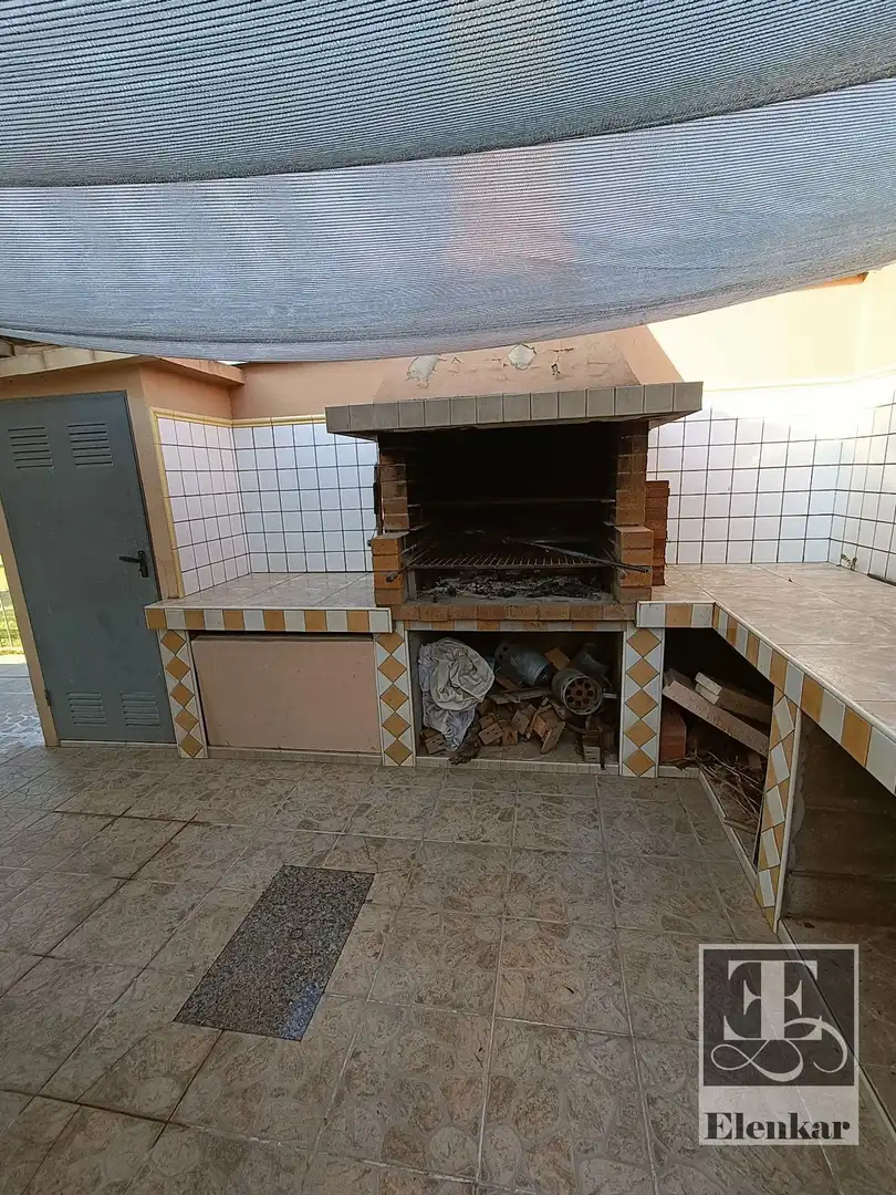Cuina de Casa o xalet en venda en Vilanova i la Geltrú amb Aire condicionat, Calefacció i Jardí privat