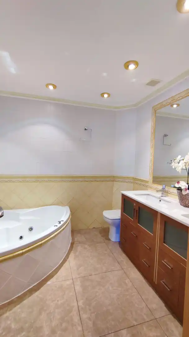 Baño de Ático en venta en Ibi con Aire acondicionado, Calefacción y Parquet