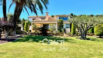 Vista exterior de Casa o xalet en venda en El Vendrell amb Terrassa i Piscina