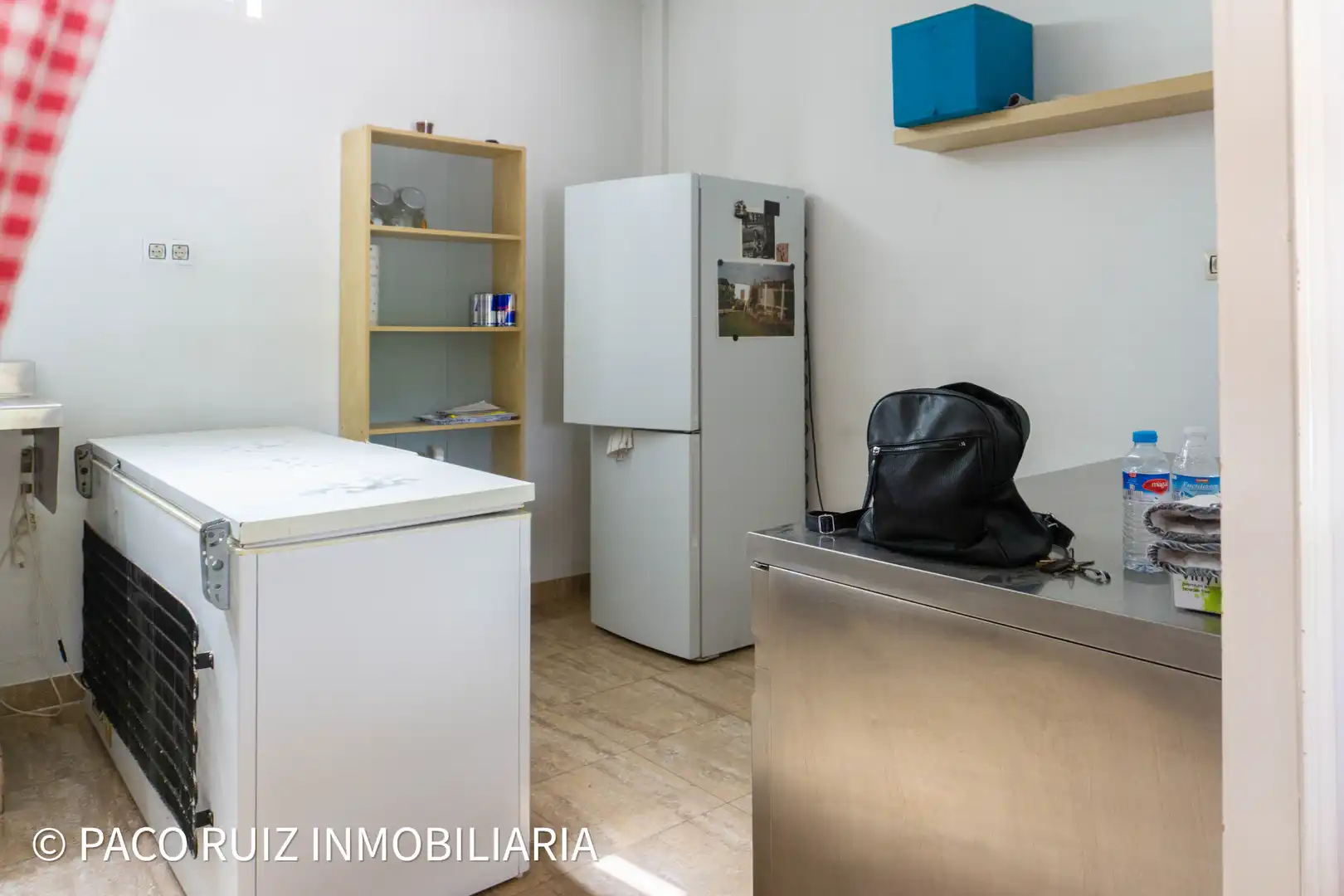 Cuina de Local en venda en Almería amb Aire condicionat i Moblat
