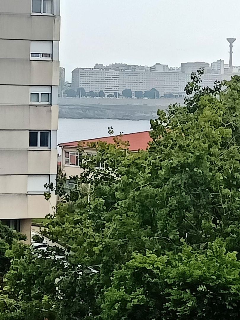Vista exterior de Pis en venda en A Coruña Capital  amb Calefacció, Parquet i Traster