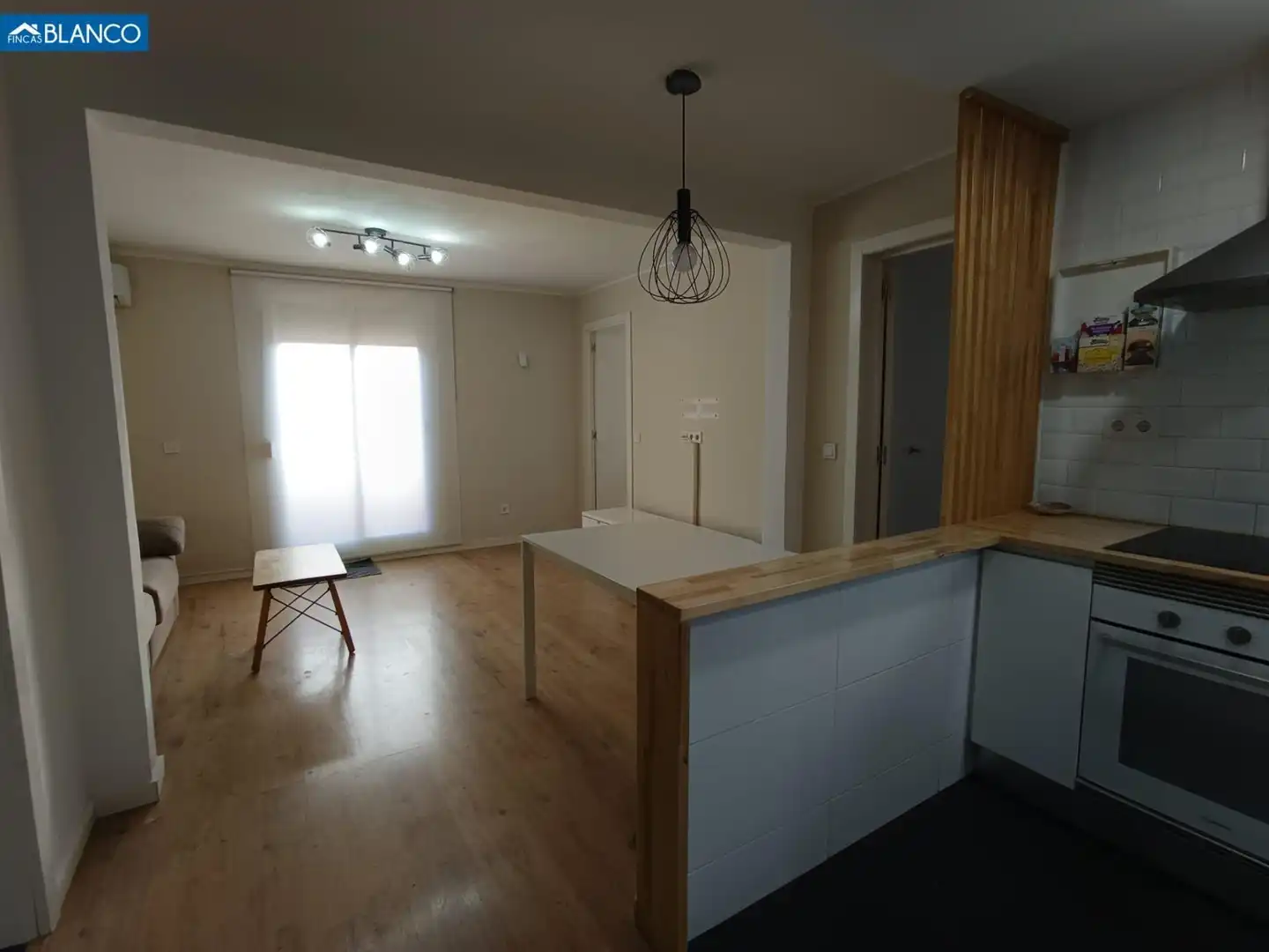 Cuina de Àtic en venda en L'Hospitalet de Llobregat amb Calefacció, Parquet i Terrassa