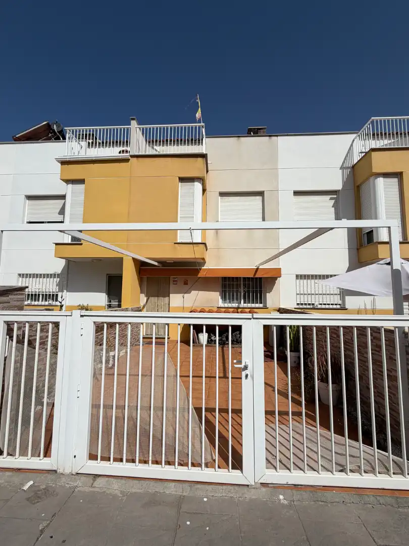 Exterior view of Detached homes for sale in Almazora / Almassora  with Air Conditioner, Parquet flooring and Terrace