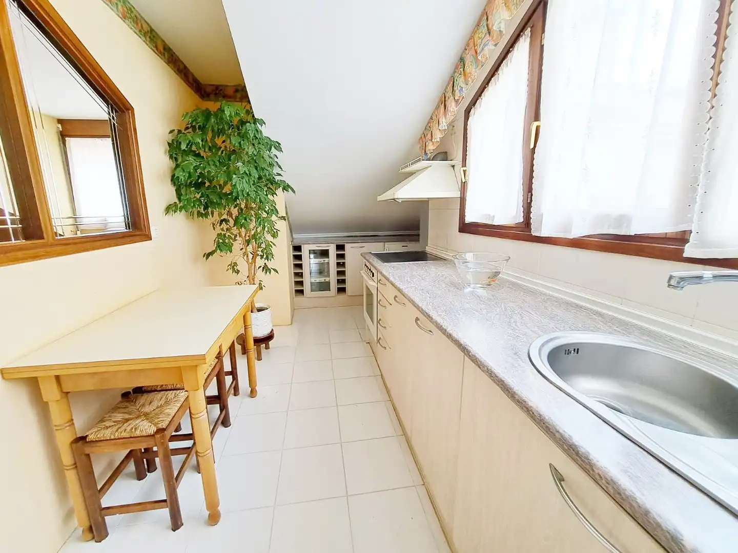 Cocina de Apartamento en venta en Vitoria - Gasteiz con Calefacción, Trastero y Amueblado