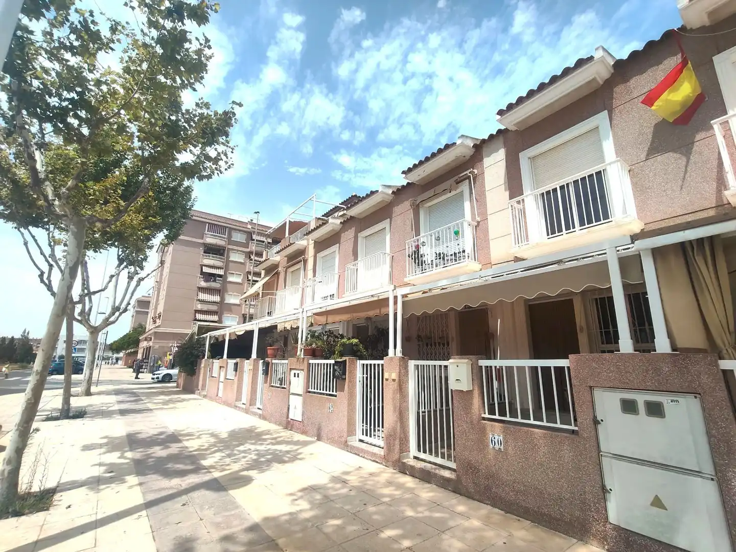 Außenansicht von Maisonette zum Verkauf in Santa Pola mit Klimaanlage, Heizung und Privatgarten