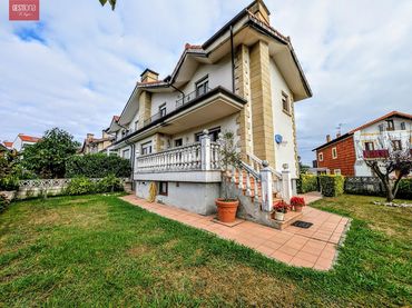 Semi-detached house with balcony for sale in Arnuero