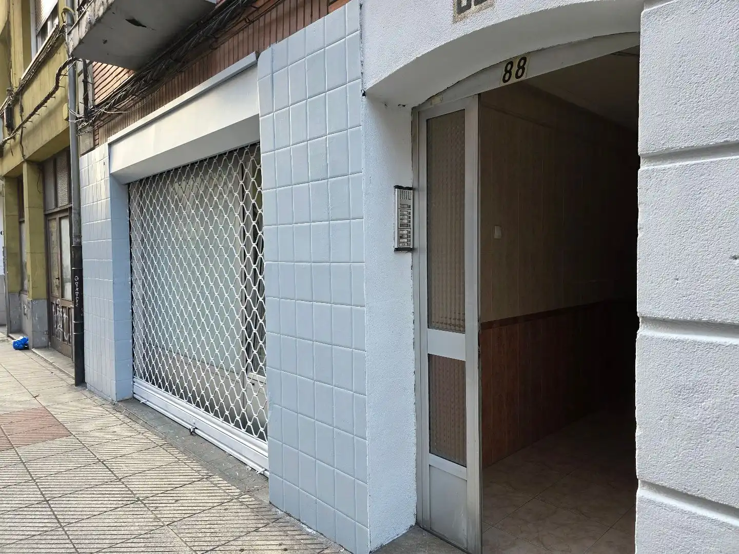 Vista exterior de Pis en venda en Oviedo 