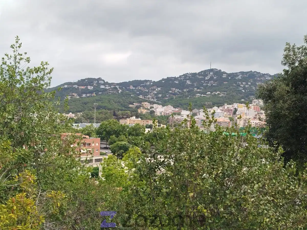 Außenansicht von Wohnungen zur Miete in Lloret de Mar mit Klimaanlage, Terrasse und Schwimmbad