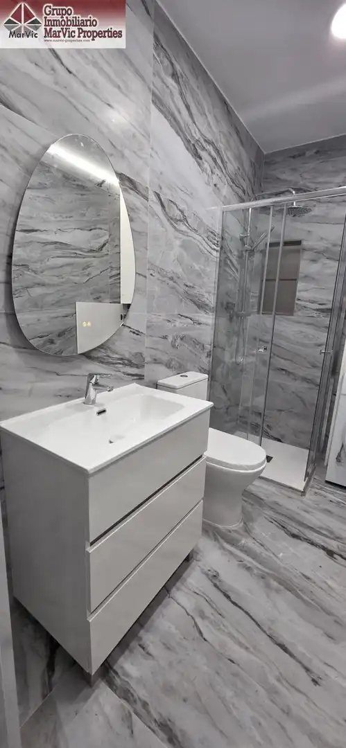 Bathroom of Ground floor for sale in Benidorm  with Air Conditioner, Furnished and Community pool