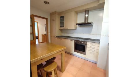 Foto 3 de Piso en venta en Calle Hedras, O Milladoiro, Ames