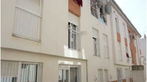 Se vende Casa Adosada OKUPADA en Dali 9 Santomera, Murcia.