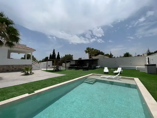 Swimming pool of Houses for rent in Alicante / Alacant  with Air Conditioner, Heating and Private garden