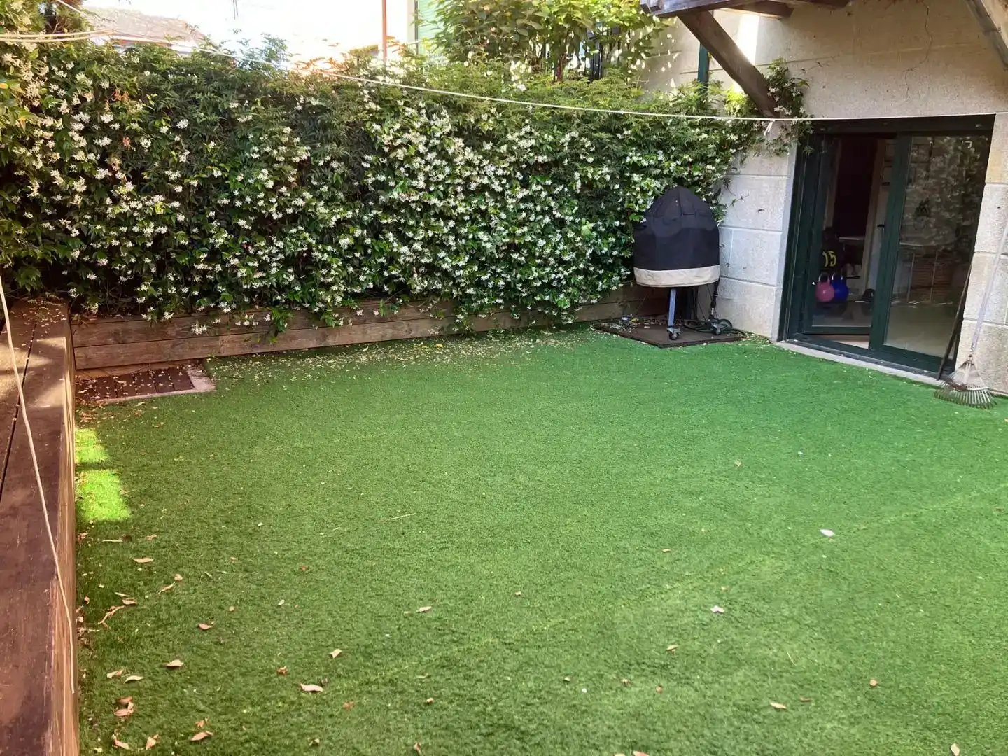 Jardí de Pis de lloguer en Nigrán amb Jardí privat, Parquet i Moblat