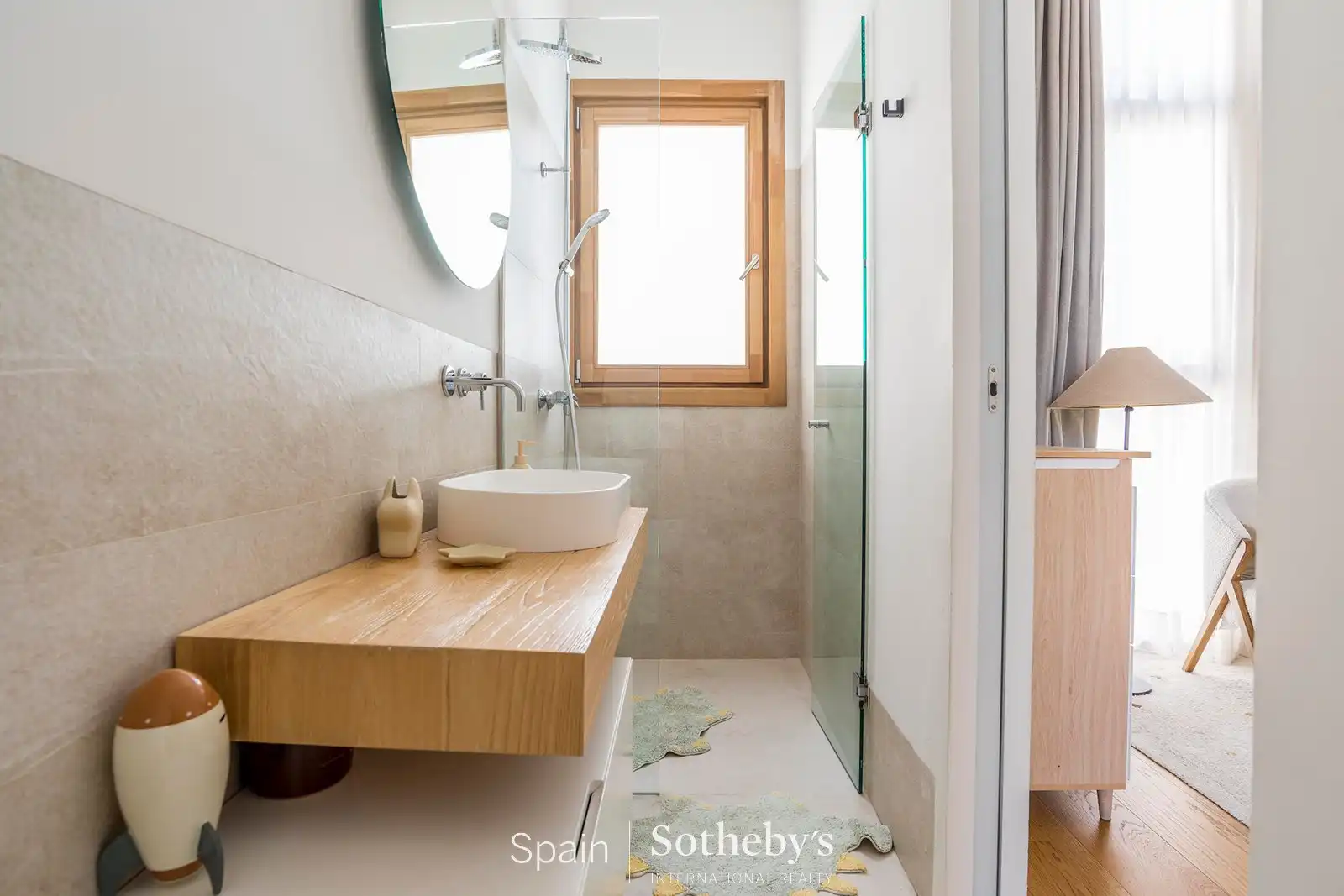 Baño de Ático en venta en Madrid con Aire acondicionado, Calefacción y Jardín privado