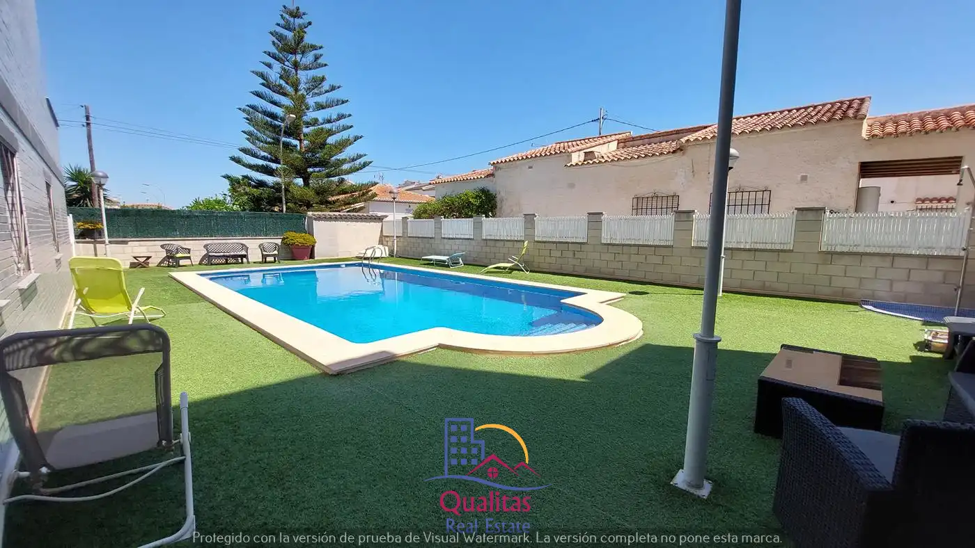 Piscina de Casa adosada de alquiler en Oliva con Aire acondicionado, Calefacción y Terraza