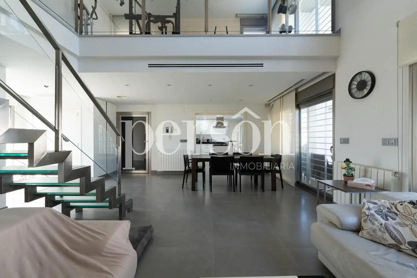Sala de estar de Casa o chalet en venta en La Pobla de Vallbona con Aire acondicionado, Calefacción y Jardín privado