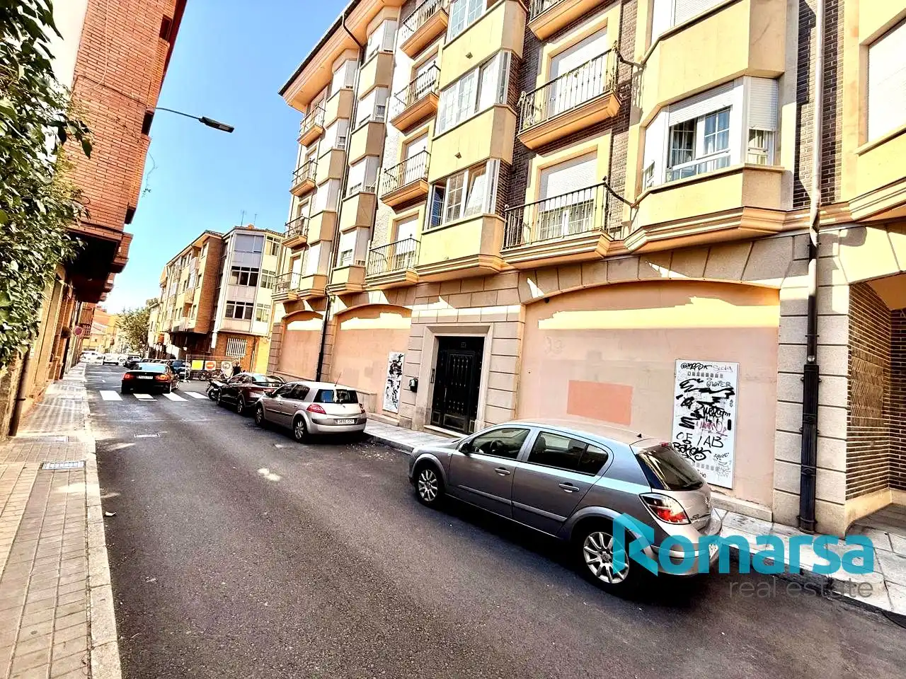 Local comercial en venta en Calle Capitán Peñas, imagen 2