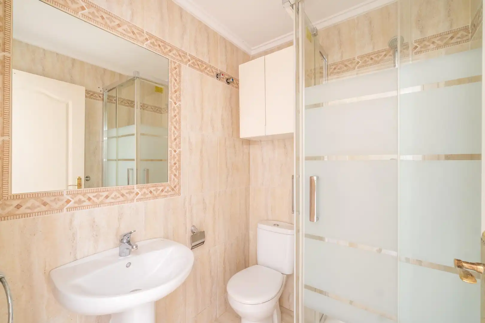 Bathroom of Apartments for sale in Orihuela
