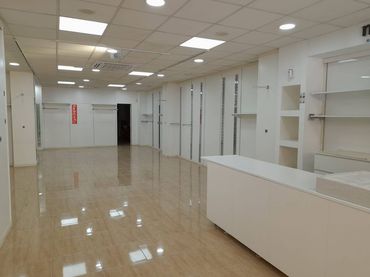 Local comercial en venda a Avenida C/ 9 D´OCTUBRE