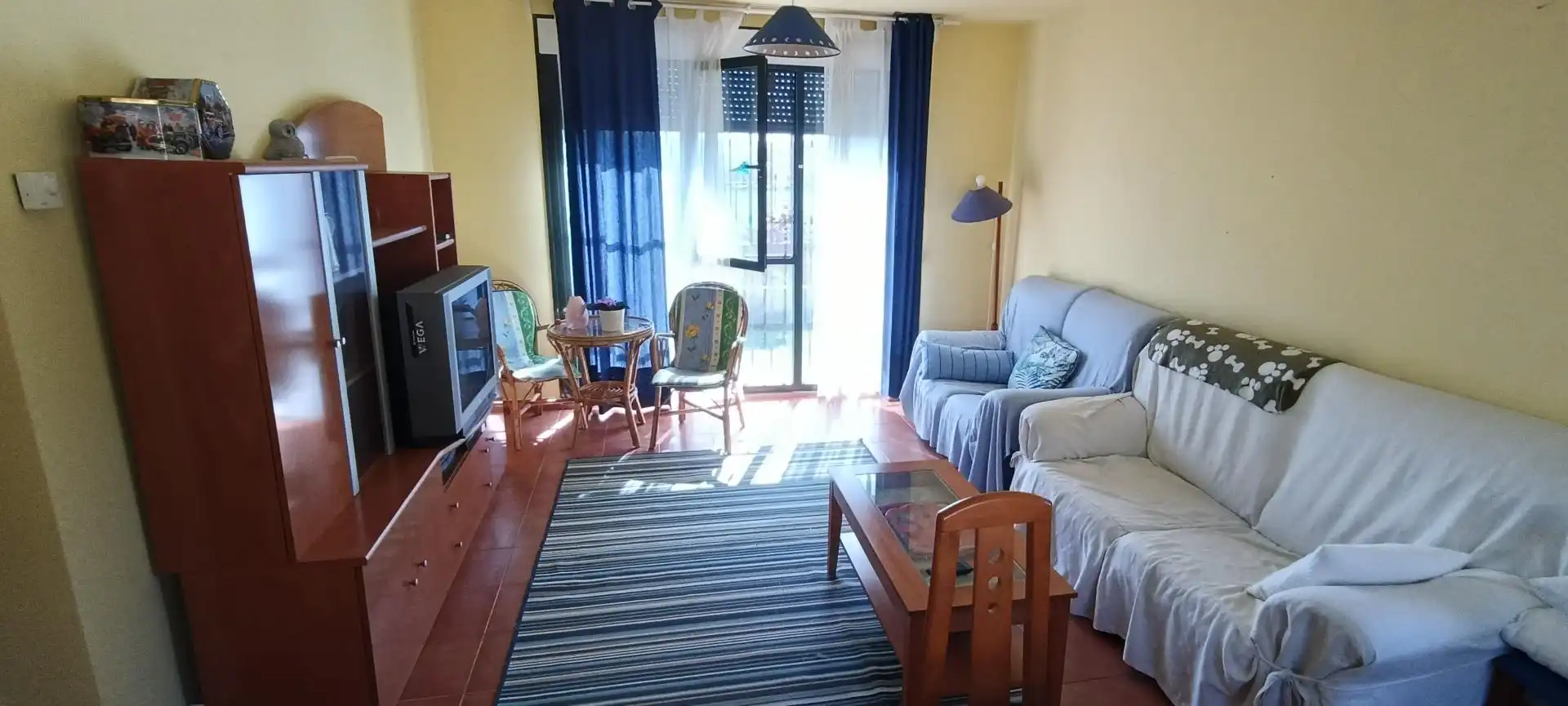 Wohnzimmer von Einfamilien-Reihenhaus zum Verkauf in Cogollos mit Heizung und Privatgarten