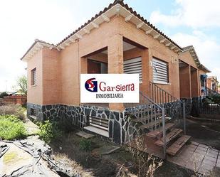 Vista exterior de Casa o xalet en venda en Santa Olalla amb Calefacció i Jardí privat