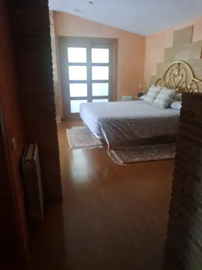 Dormitori de Casa o xalet en venda en La Alcayna