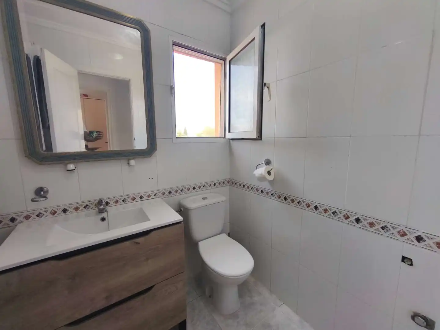 Badezimmer von Wohnungen zum Verkauf in Orihuela mit Klimaanlage, Heizung und Terrasse