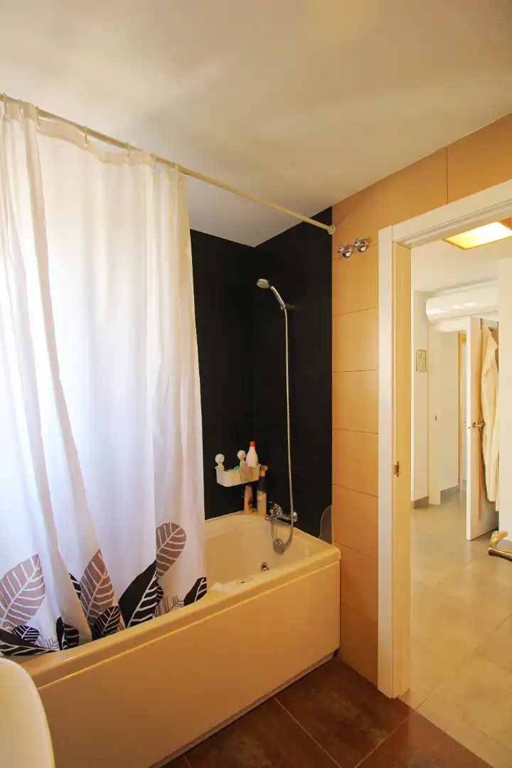 Baño de Casa adosada en venta en Alhaurín de la Torre con Aire acondicionado, Jardín privado y Terraza