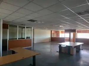 Nave industrielle à louer à Europolis, imagen 2