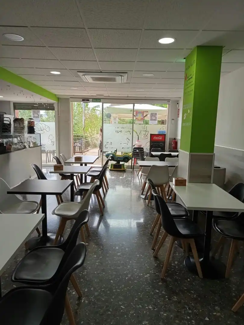 Local comercial en traspàs a Sant Andreu de la Barca, imagen 9