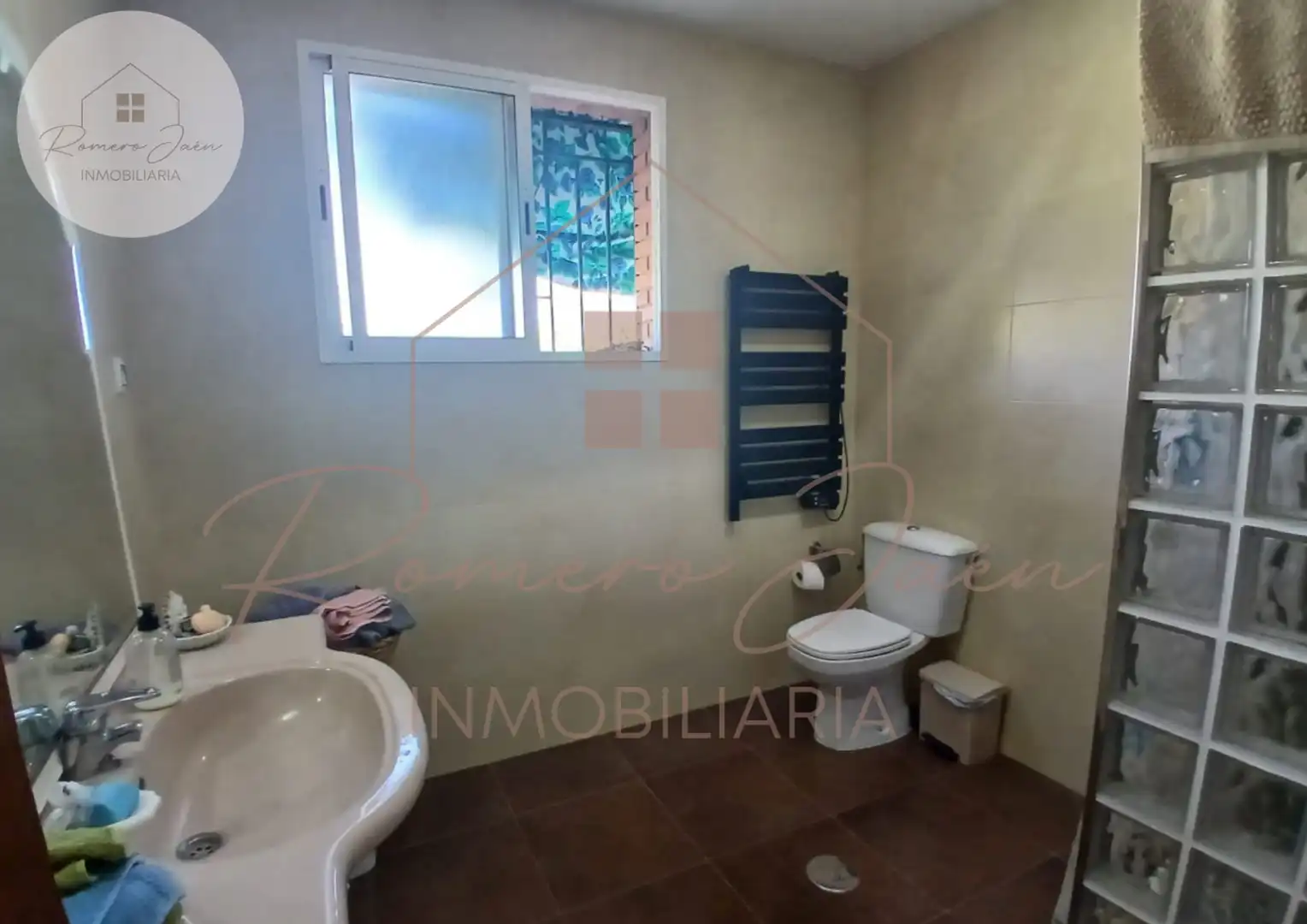 Bathroom of Houses for sale in Jaén  with Air Conditioner, Private garden and Terrace