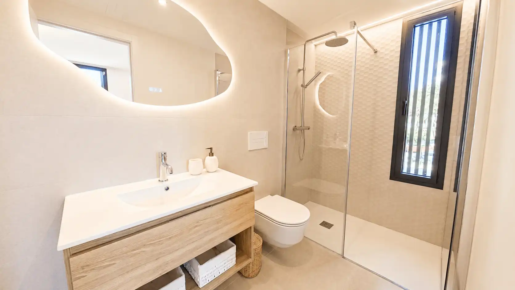 Bany de Apartament de lloguer en Sant Llorenç des Cardassar amb Aire condicionat, Traster i Piscina