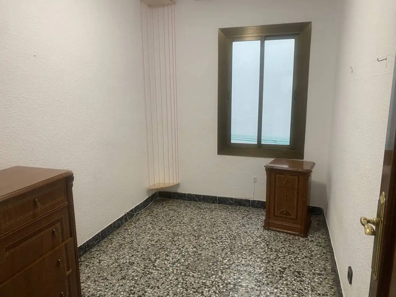 Habitación de Piso en venta en Cornellà de Llobregat con Balcón