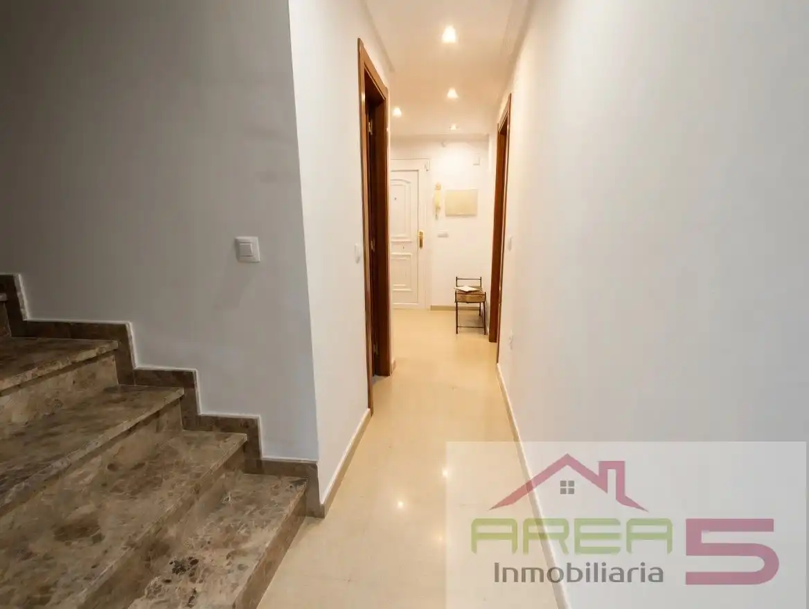 Casa adosada de lloguer en Mérida amb Aire condicionat, Calefacció i Parquet